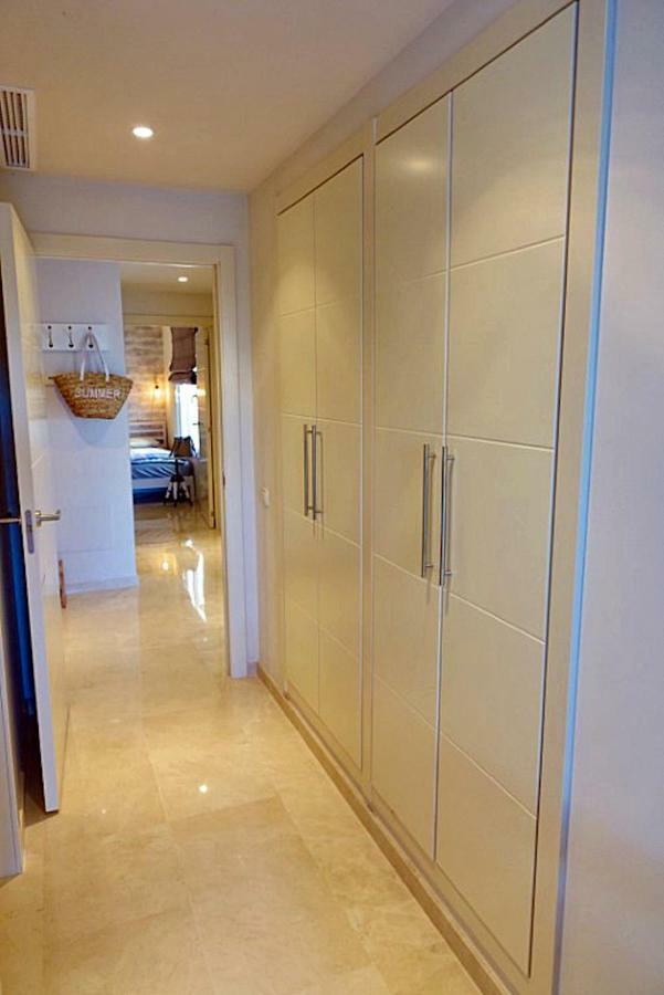 Al-401 Apartment In Alcazaba Lagoon 埃斯特波纳 外观 照片